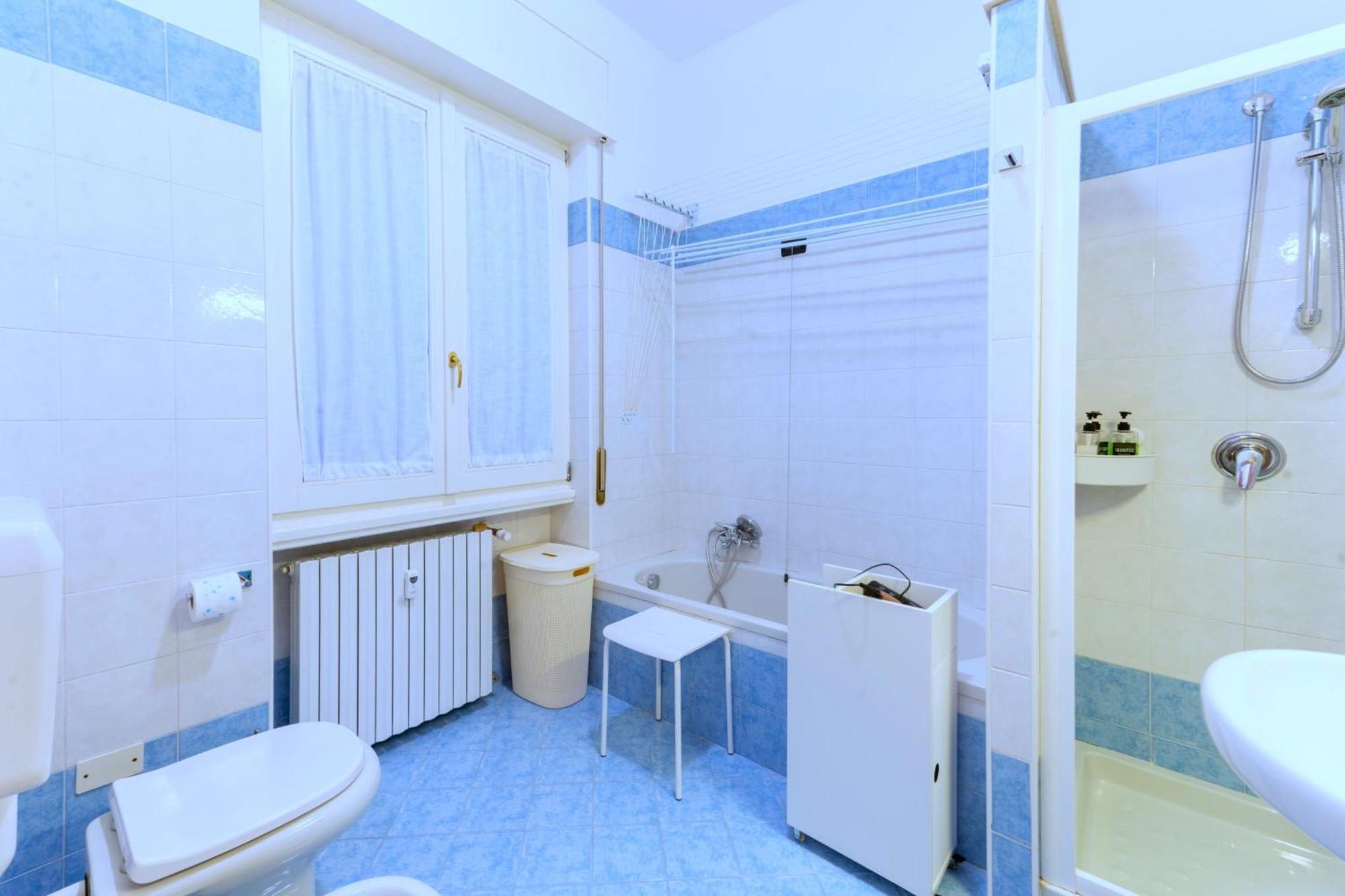 Holiday Apartment - Brescia Centro - Parcheggio Privato Экстерьер фото