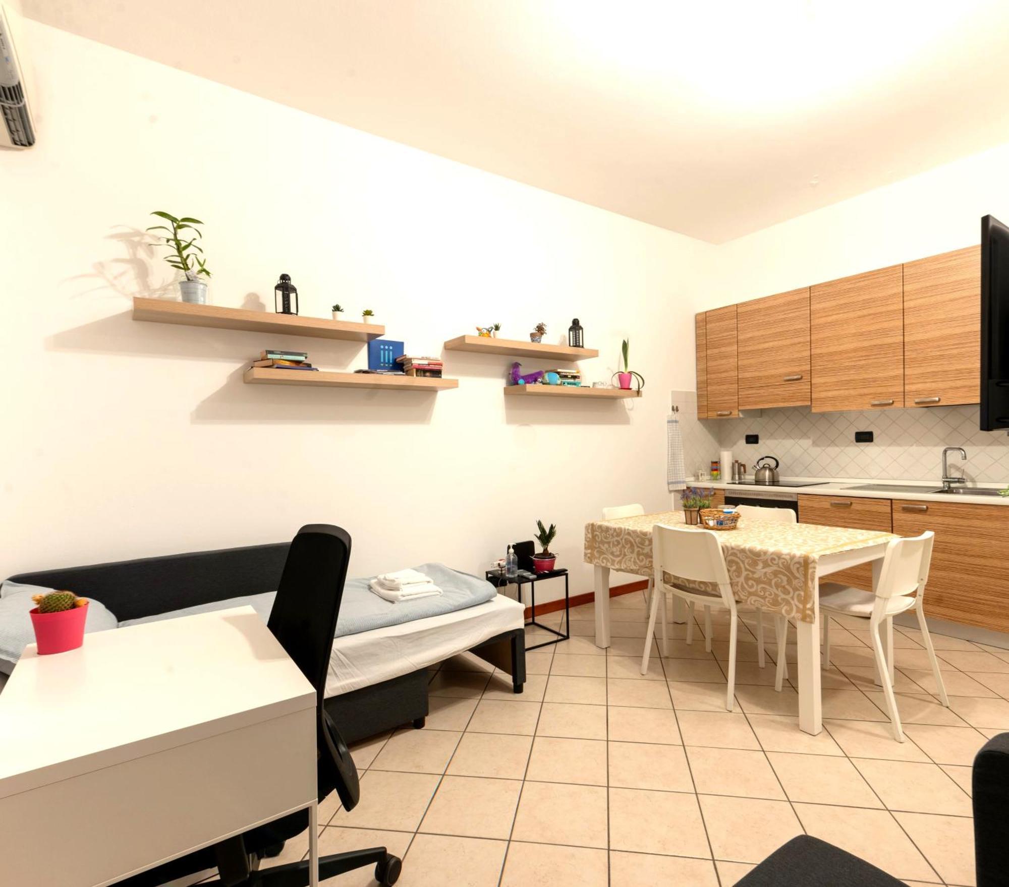 Holiday Apartment - Brescia Centro - Parcheggio Privato Экстерьер фото