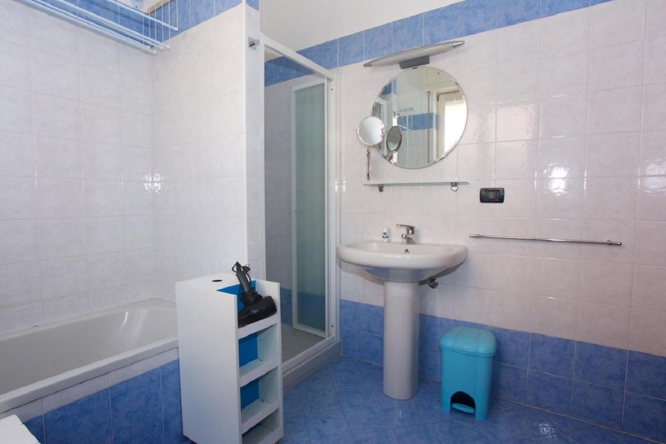 Holiday Apartment - Brescia Centro - Parcheggio Privato Экстерьер фото